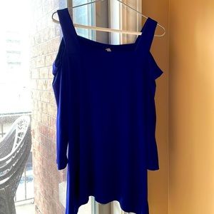 Last Tango Flowy Cold Shoulder Top Size Large Purple/Bluish Hue